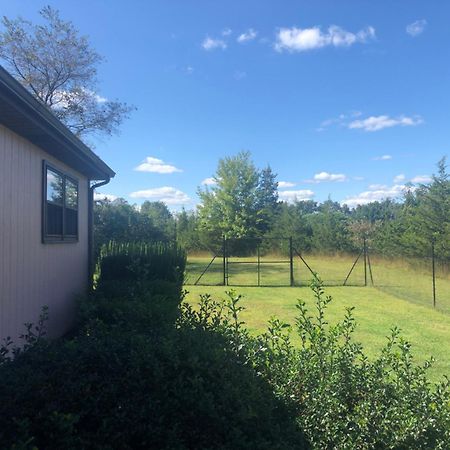 Fenced Yard Chalets From Good Dog Vacations At Big Valley Resort Sciota Exterior photo
