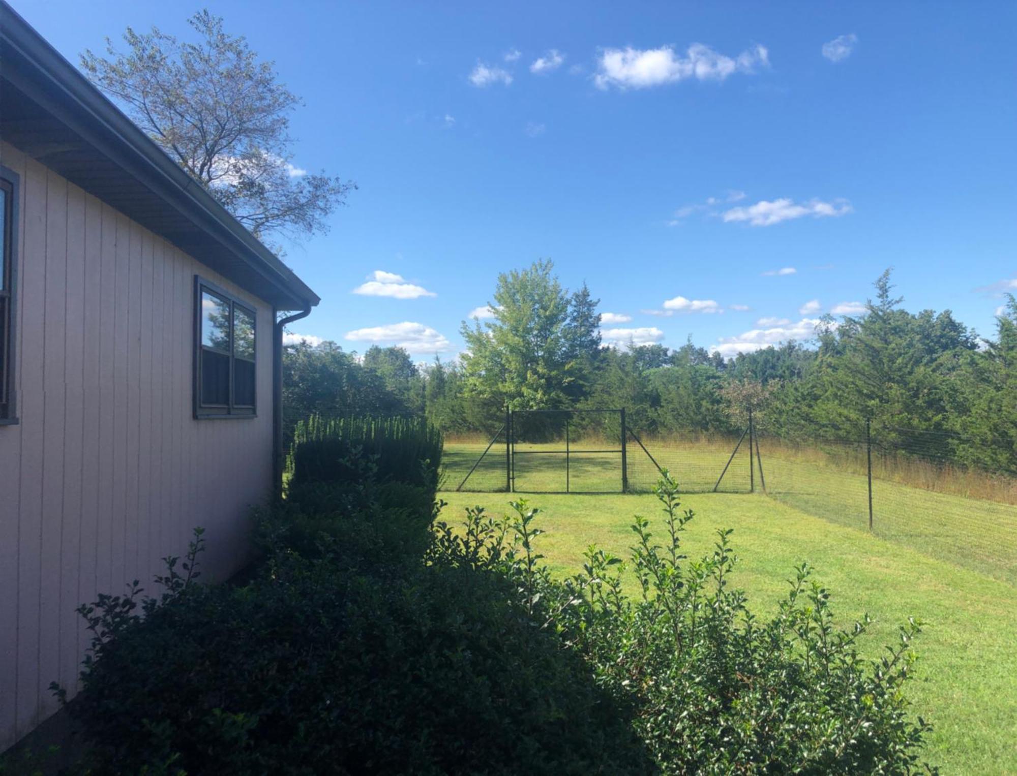 Fenced Yard Chalets From Good Dog Vacations At Big Valley Resort Sciota Exterior photo