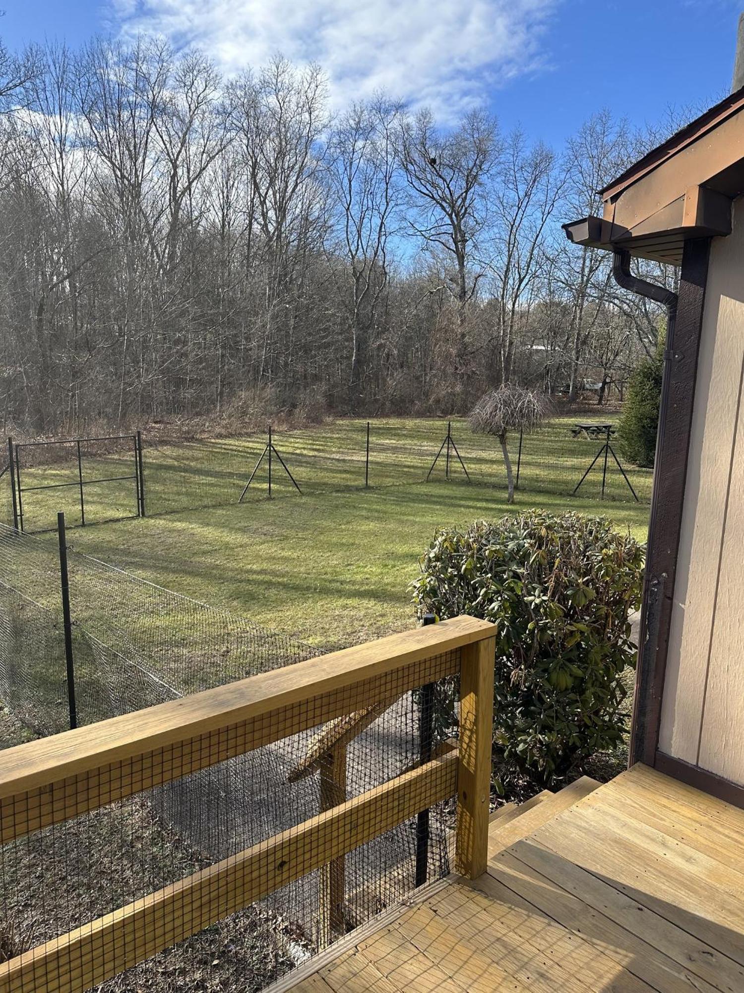 Fenced Yard Chalets From Good Dog Vacations At Big Valley Resort Sciota Exterior photo