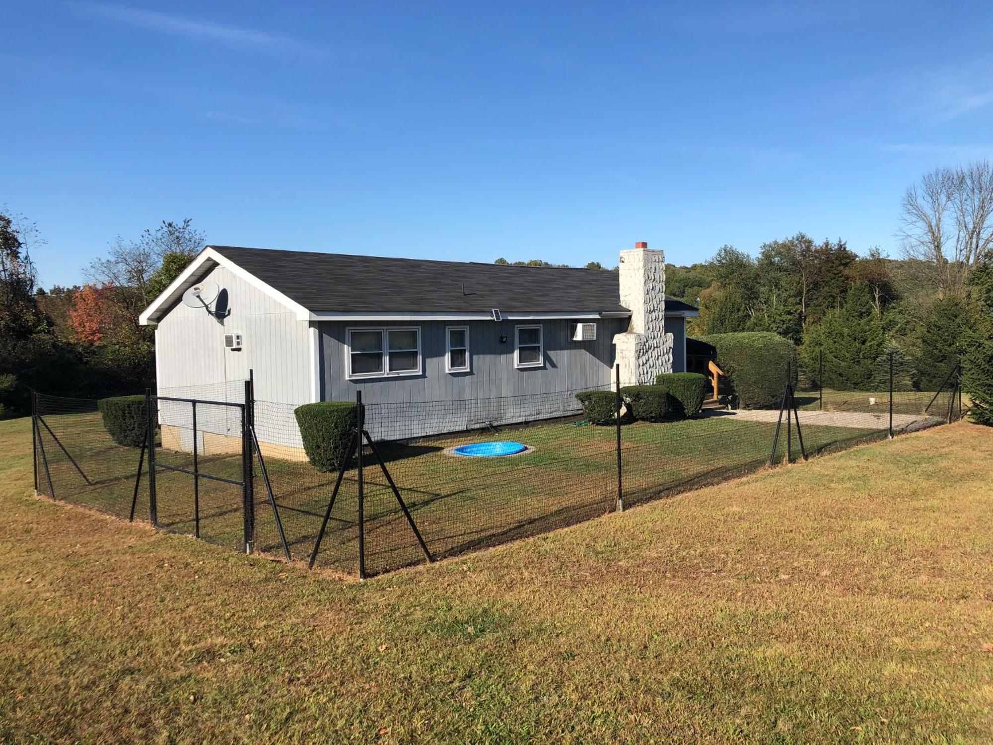 Fenced Yard Chalets From Good Dog Vacations At Big Valley Resort Sciota Exterior photo